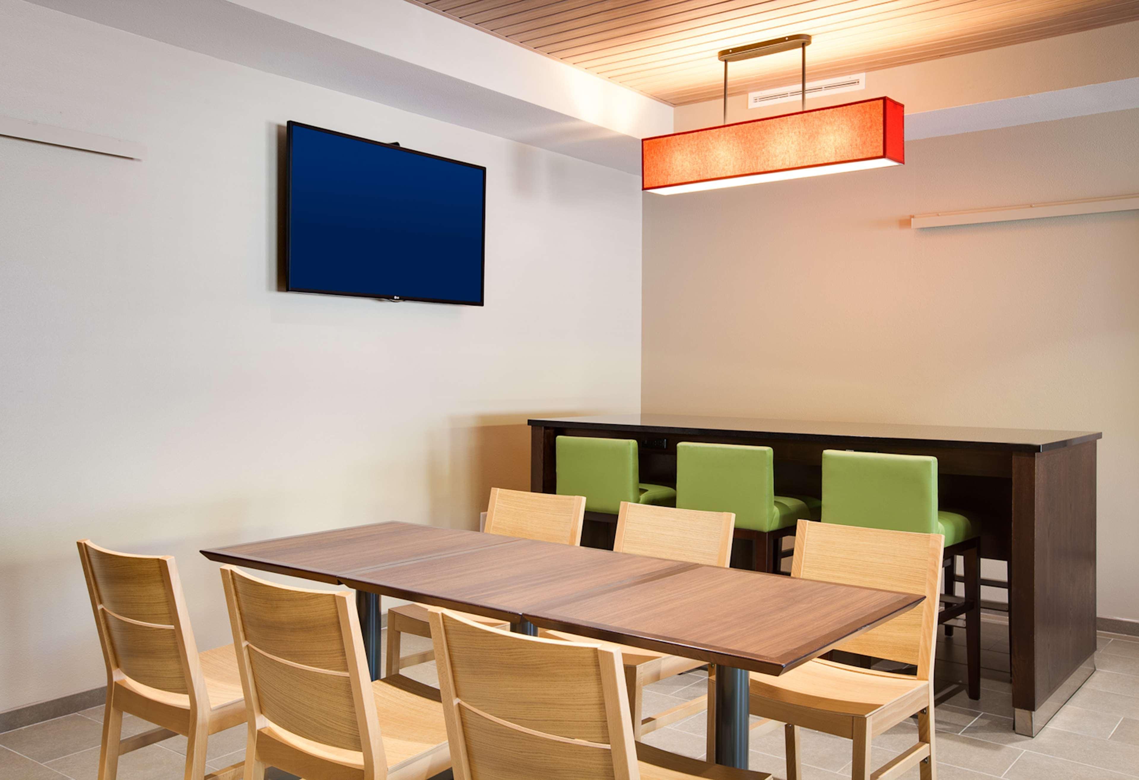 Country Inn & Suites By Radisson, Springfield Southeast Exteriör bild